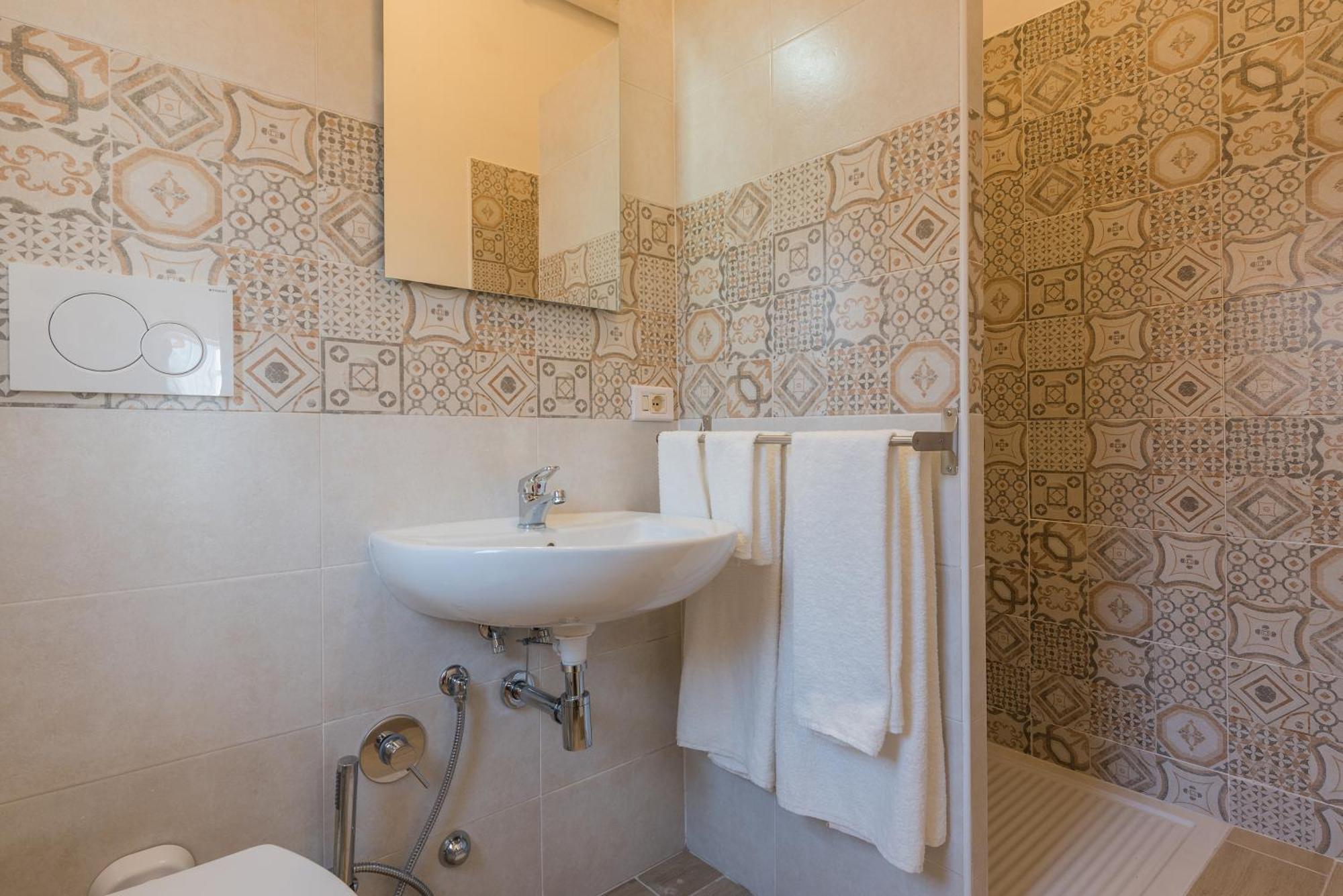 Travelershome Ciampino&Morena Guesthouse Rom Exterior foto