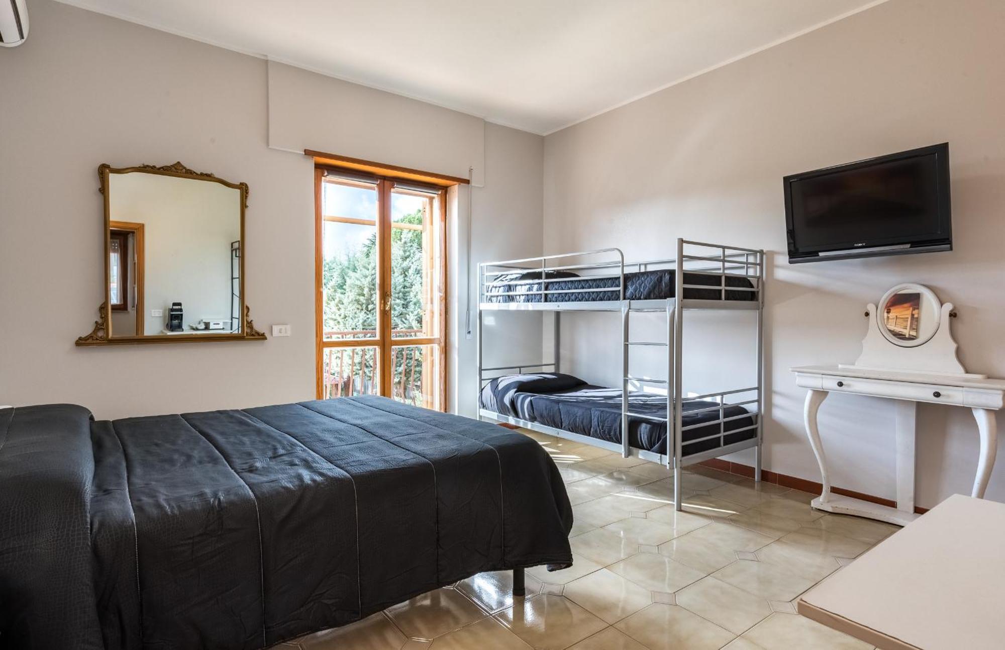 Travelershome Ciampino&Morena Guesthouse Rom Exterior foto