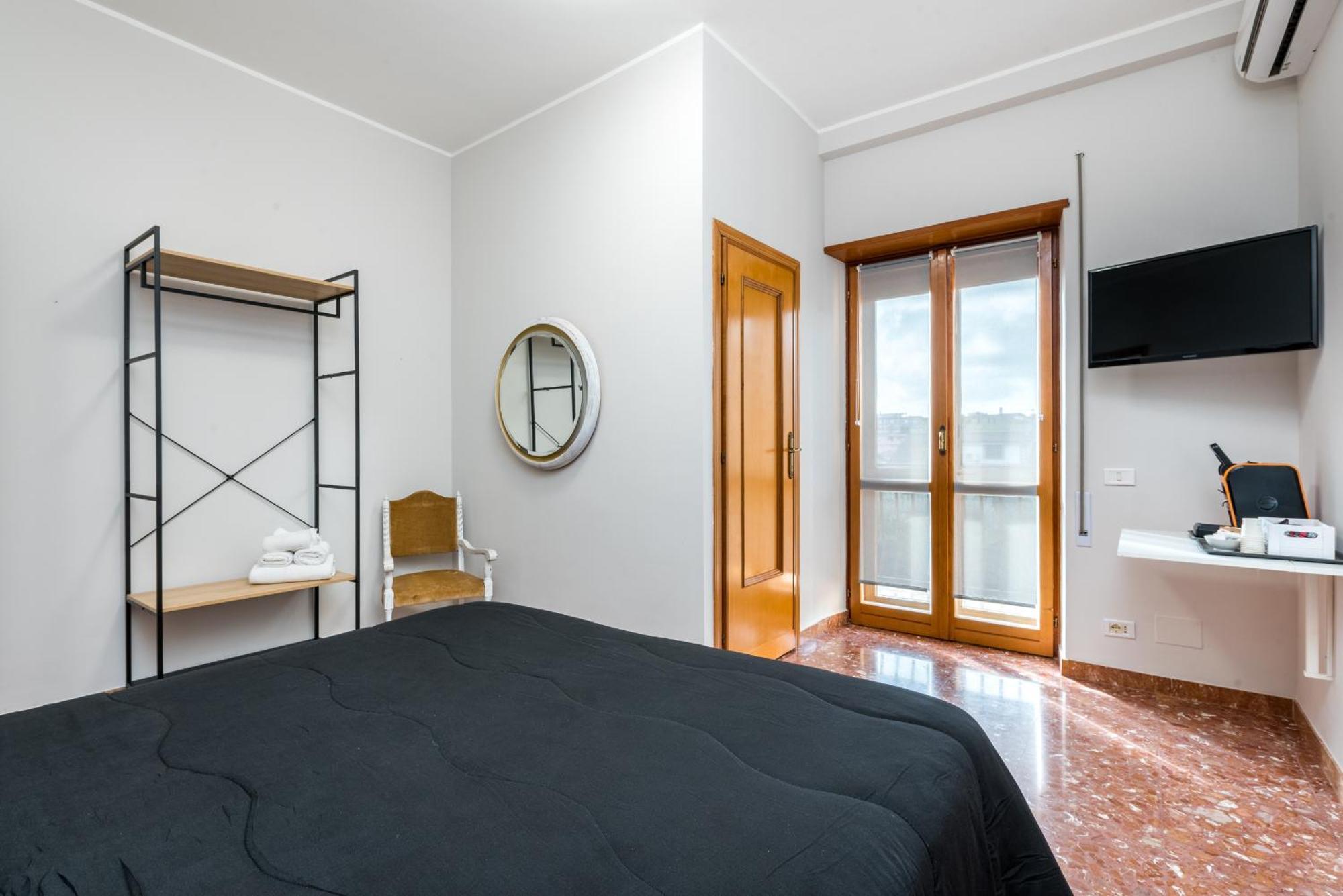 Travelershome Ciampino&Morena Guesthouse Rom Exterior foto